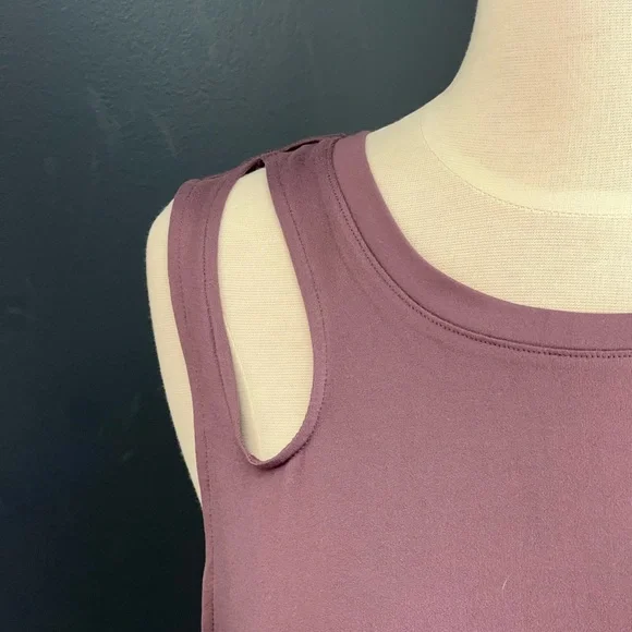 Balance Collection Women’s Mauve Cutout Athletic Tank Top Medium - Picture 2 of 7